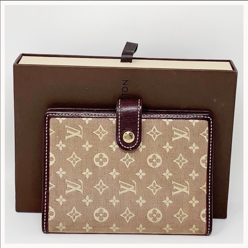 Authentic Louis Vuitton agenda wallet